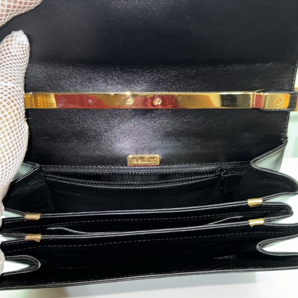 Authentic BALlY Black Leather Shoulder Bag - Picture 4 of 17
